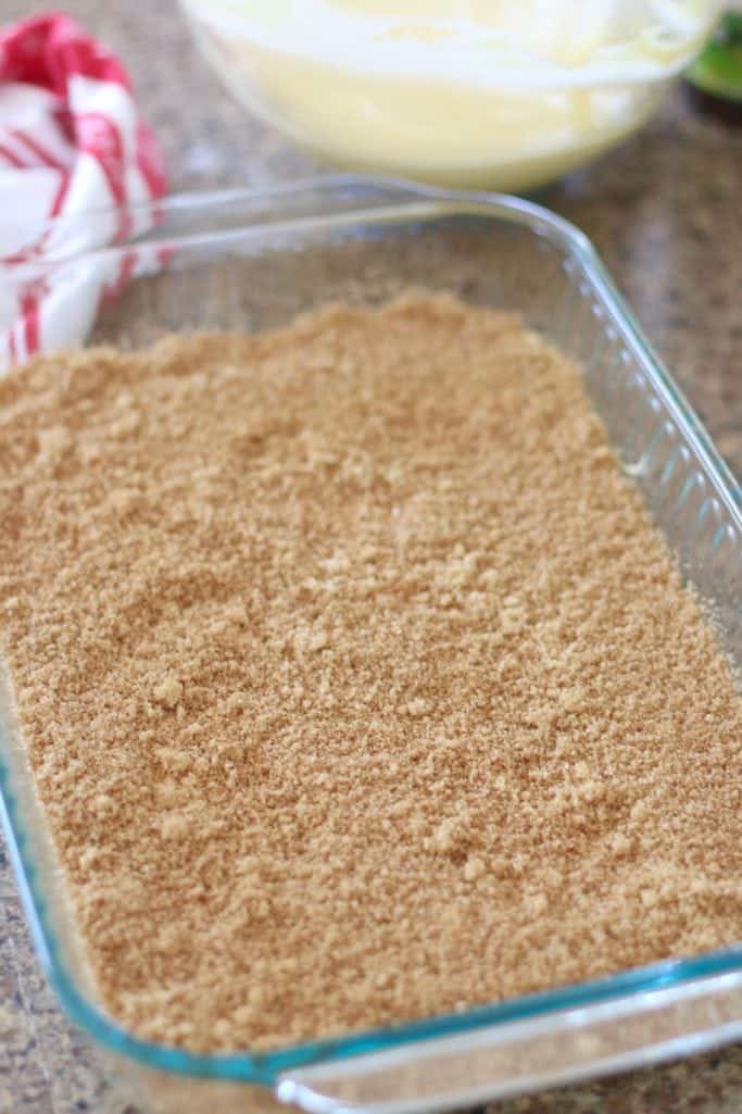 brown sugar and cinnamon mixture spread on cake mix batter