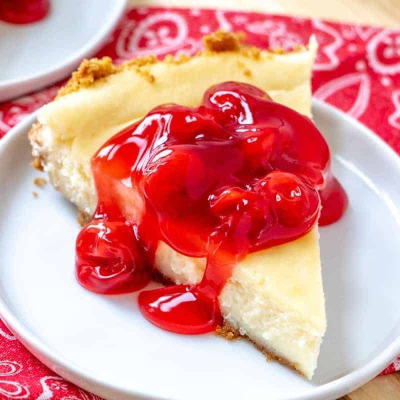 Easy and Creamy Cheesecake (+Video)