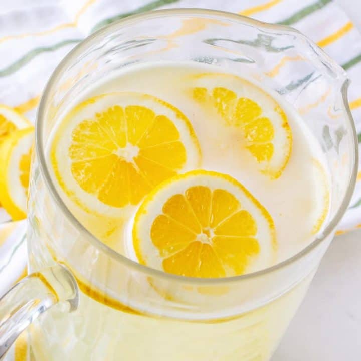 Homemade Fresh Squeezed Lemonade recipe from The Country Cook