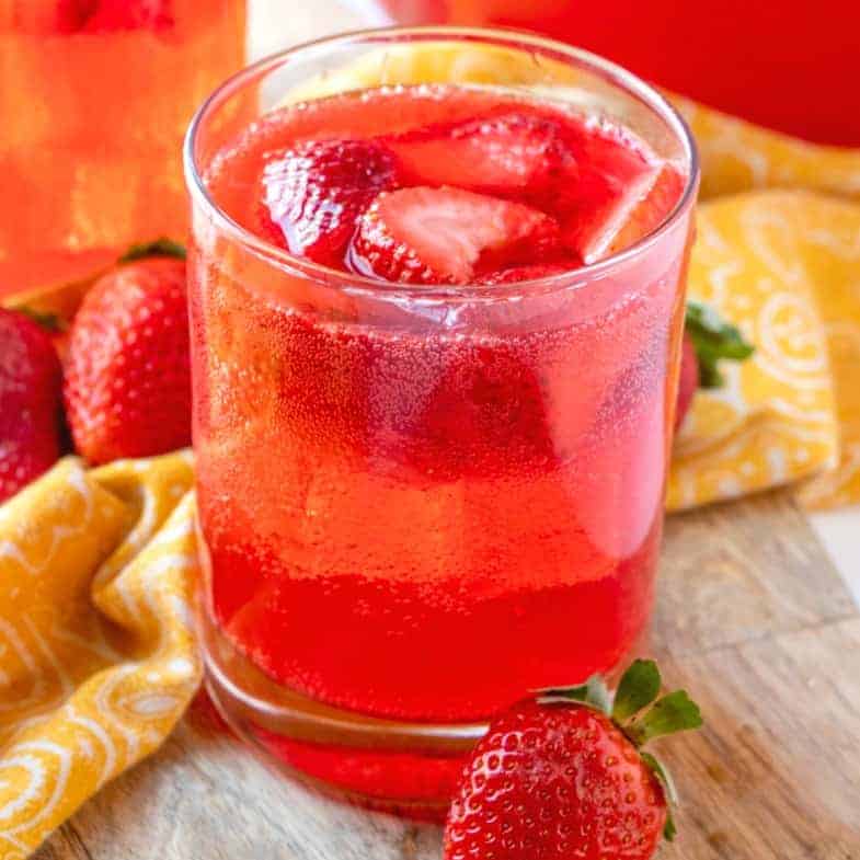 Easy Sparkling Strawberry Punch (non-alcoholic)