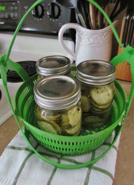 cooling pickles in mason jars