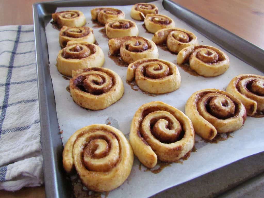 baked mini cinnamon rolls