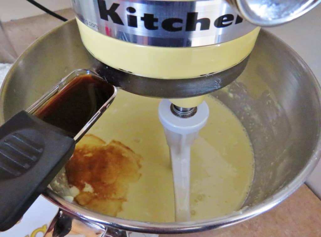 vanilla extract added to sweetened cream cheese mixture