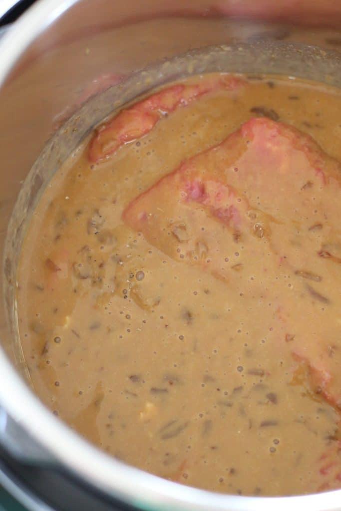 cubed steak in gravy sauce in instant pot