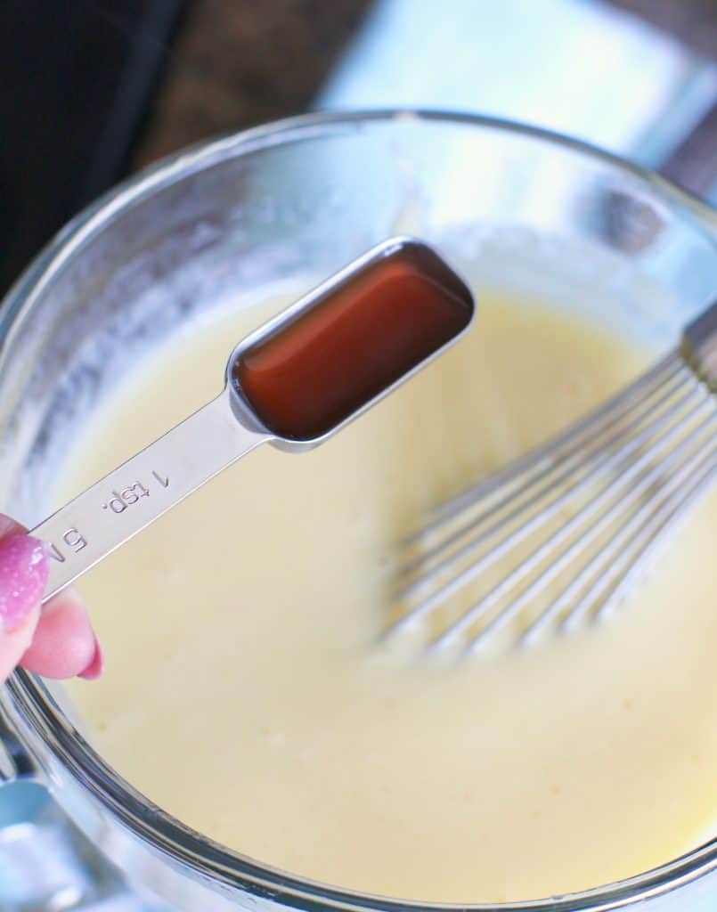 vanilla extract mixed into pudding