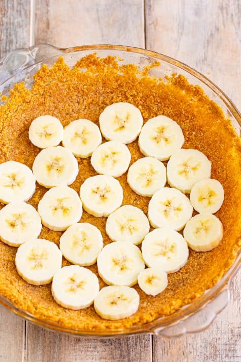 slices of banana on top of crust.