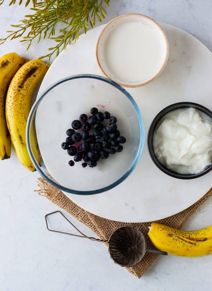 Ingredients needed: bananas, blueberries, milk, yogurt and honey/sugar