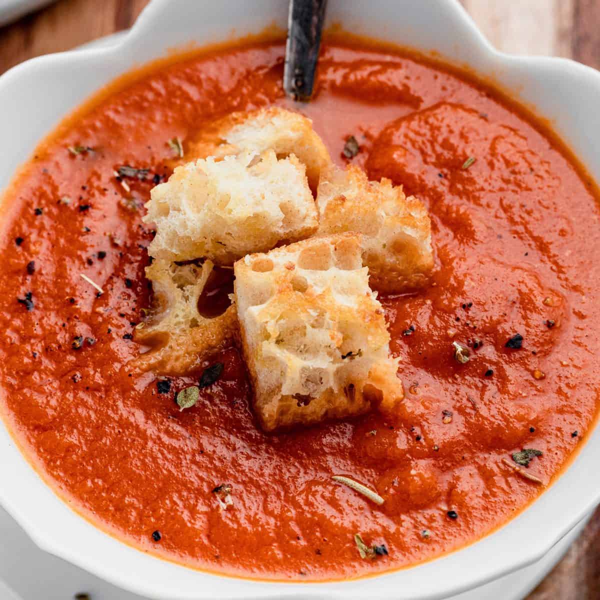 Easy Tomato Soup with Garlic Croutons