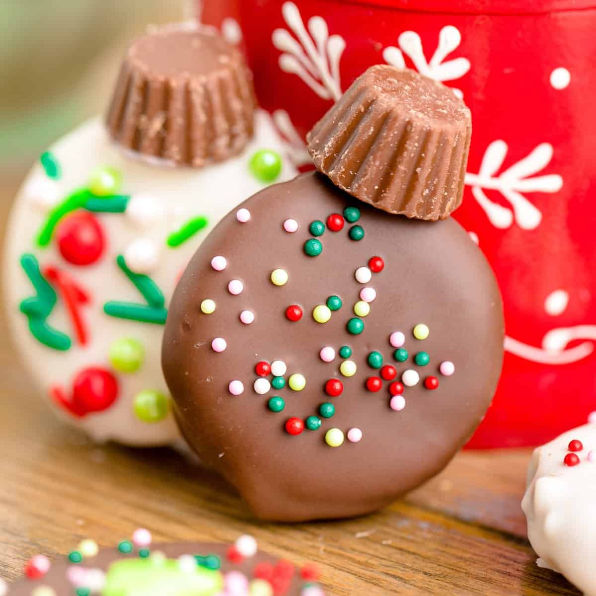 Ritz Cracker Christmas Ornament Cookies