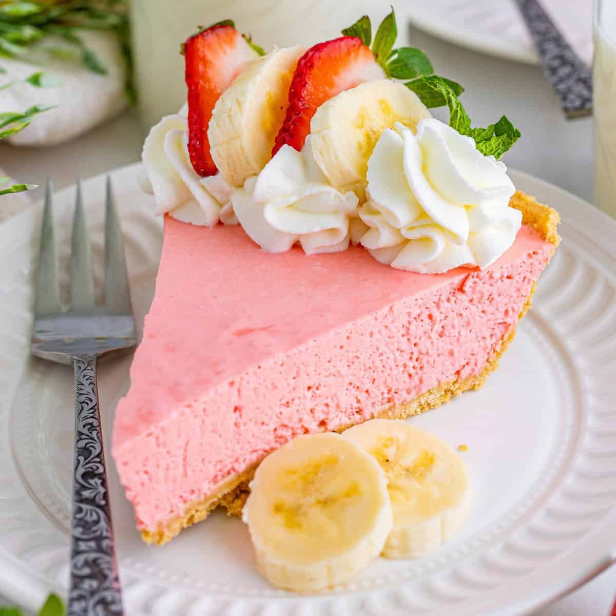 Strawberry Banana Jell-O Pie