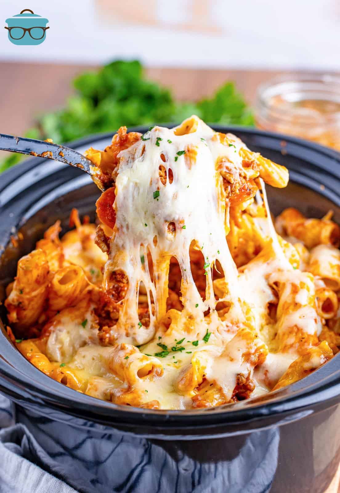 https://www.thecountrycook.net/wp-content/uploads/2023/09/1st-image-Crock-Pot-Pizza-Casserole-scaled.jpg