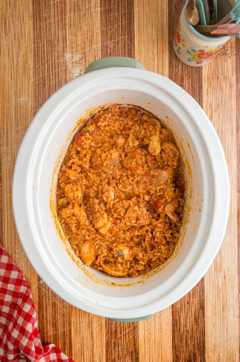 cooked crock pot queso chicken and rice.